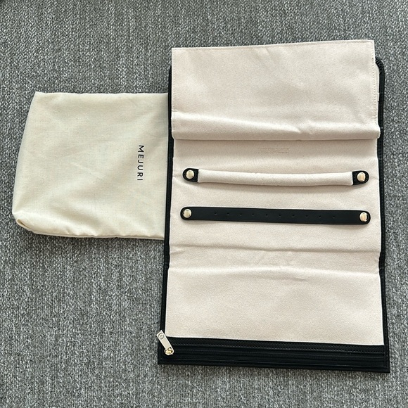 Mejuri jewlery travel case - Picture 4 of 16